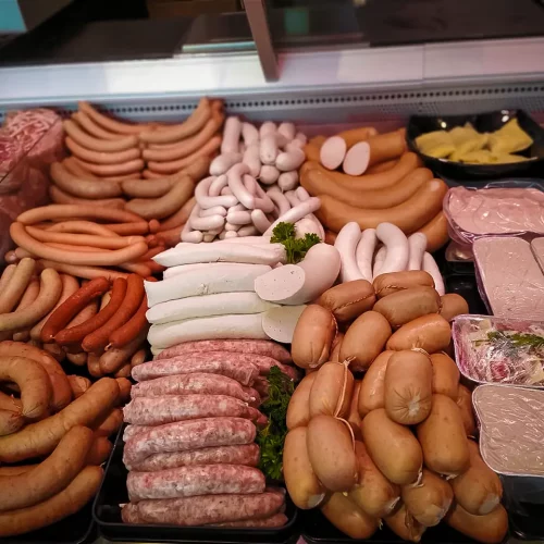 Metzgerei-Alfons-Baier-Wursttheke